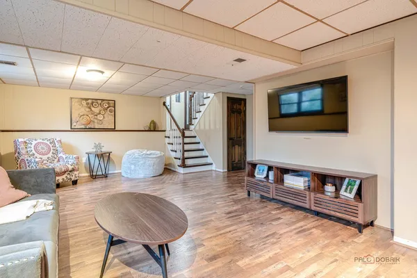 $499,000 | 125 Deerpath Drive, Vernon Hills, IL 60061