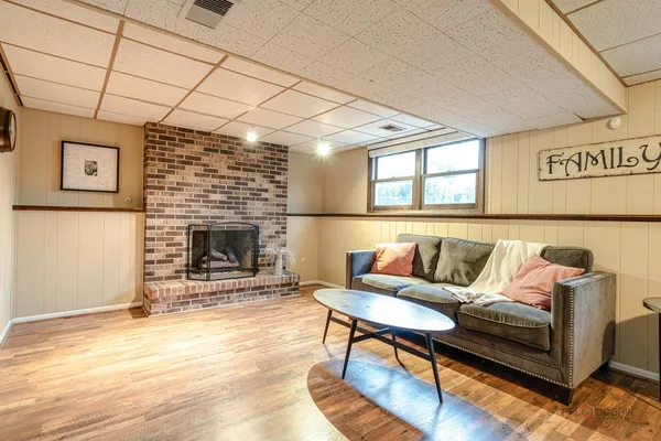 $499,000 | 125 Deerpath Drive, Vernon Hills, IL 60061