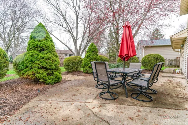 $499,000 | 125 Deerpath Drive, Vernon Hills, IL 60061