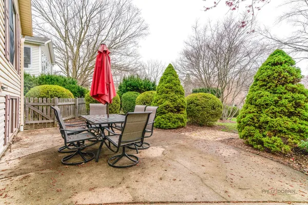 $499,000 | 125 Deerpath Drive, Vernon Hills, IL 60061