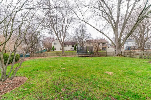 $499,000 | 125 Deerpath Drive, Vernon Hills, IL 60061