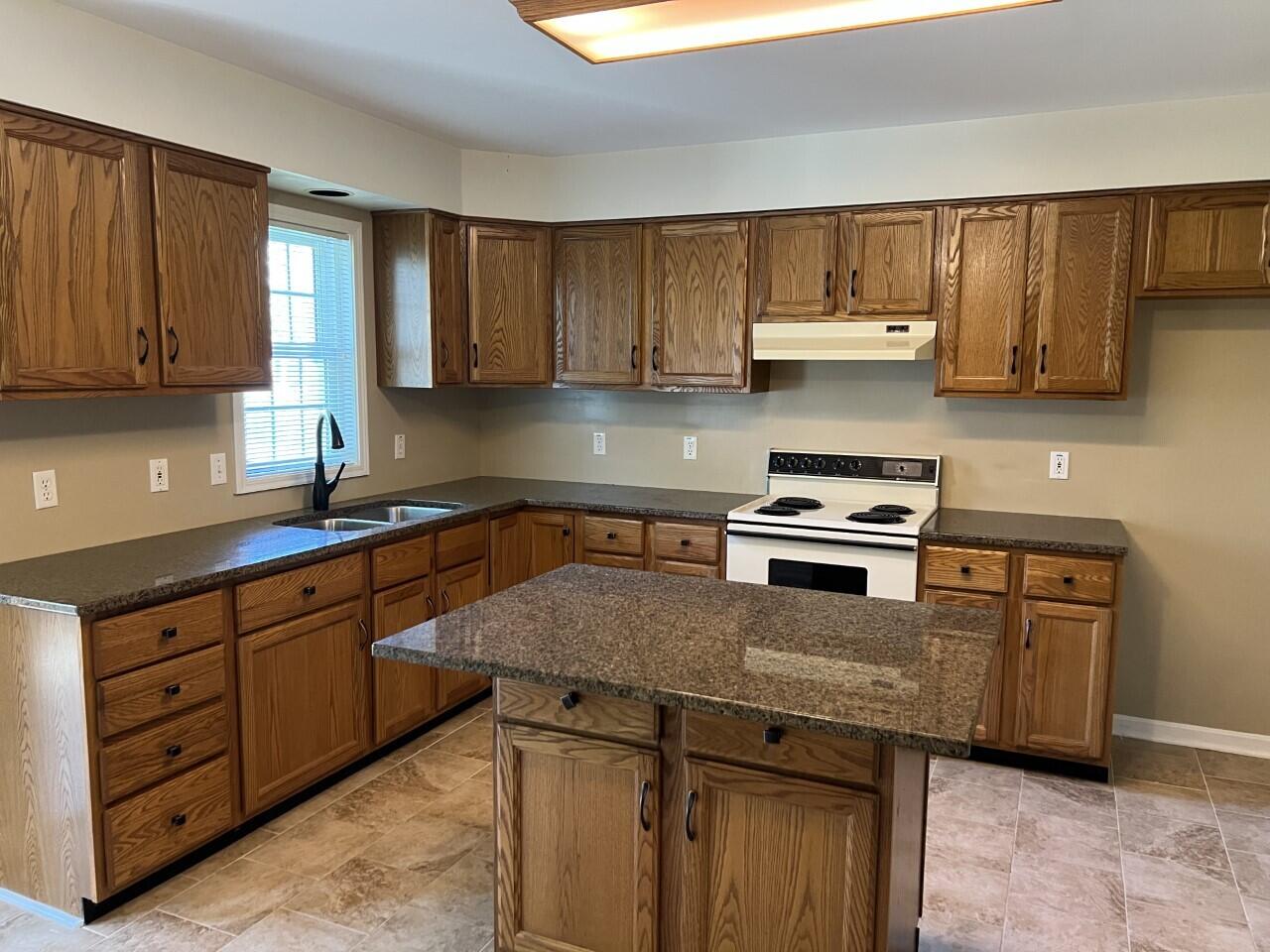 11363 Frederick Road Coeburn, VA 24230 - Photo 16 of 42 Kitchen