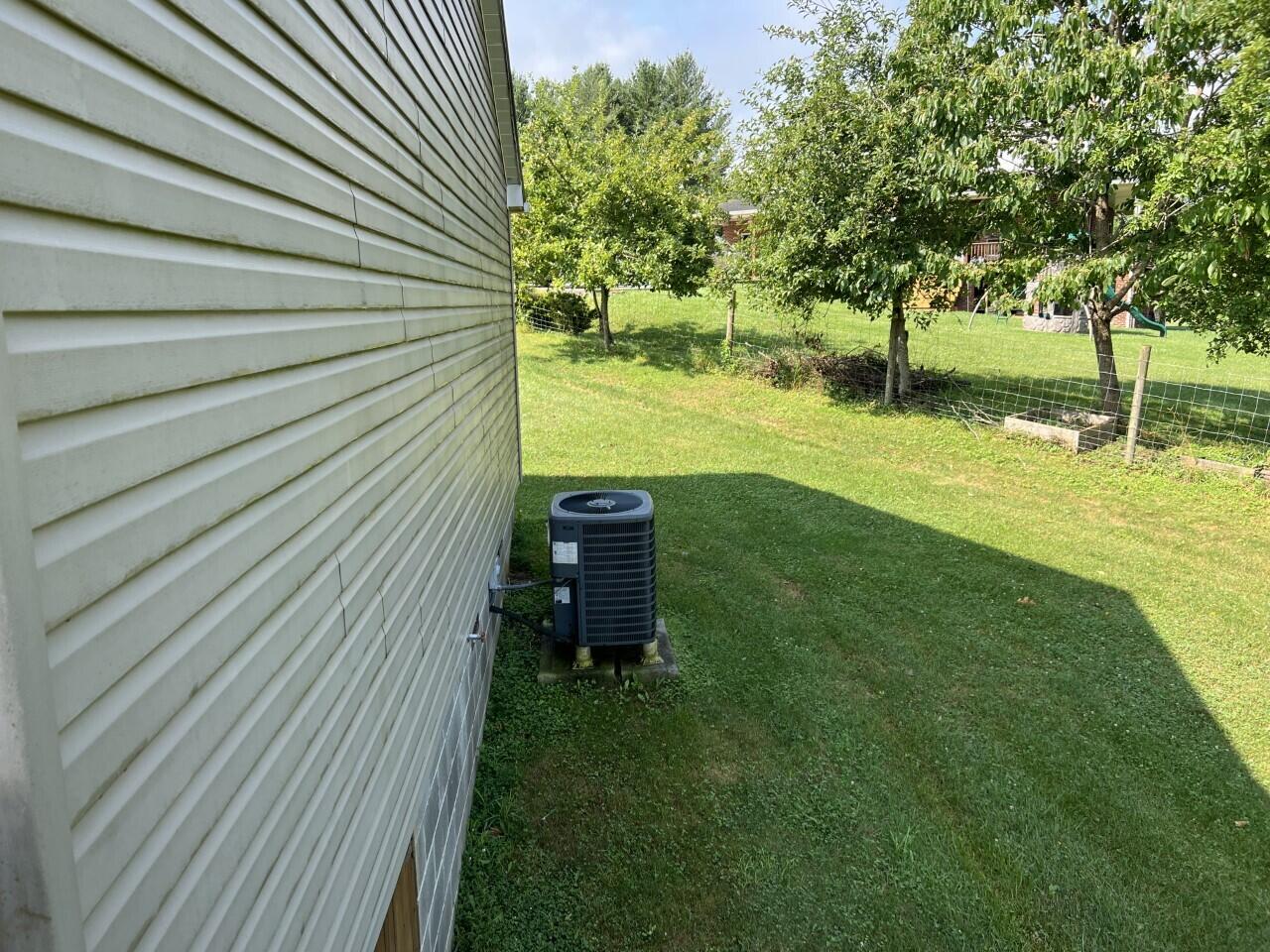 11363 Frederick Road Coeburn, VA 24230 - Photo 4 of 42 Side