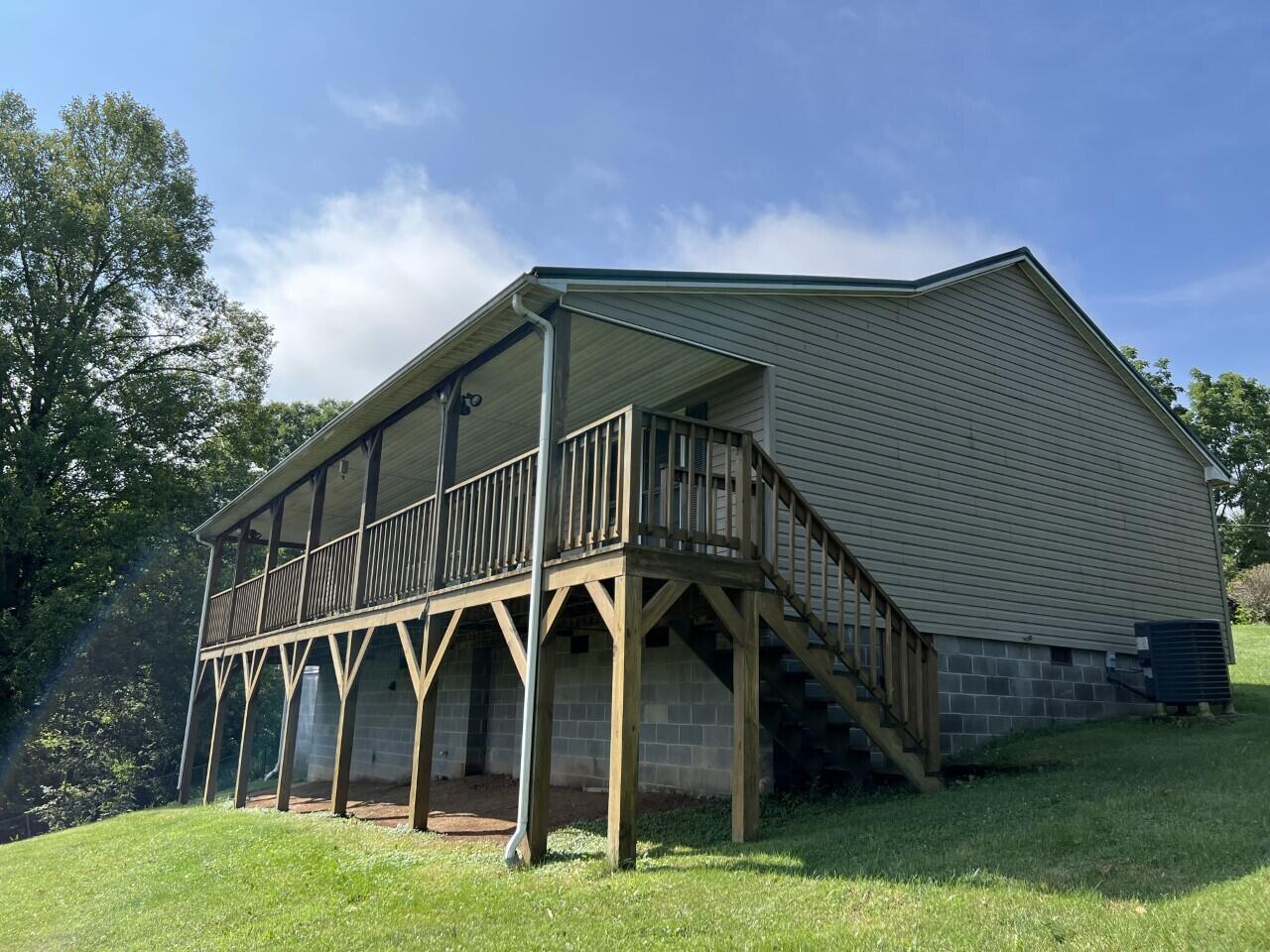 11363 Frederick Road Coeburn, VA 24230 - Photo 5 of 42 Side 2
