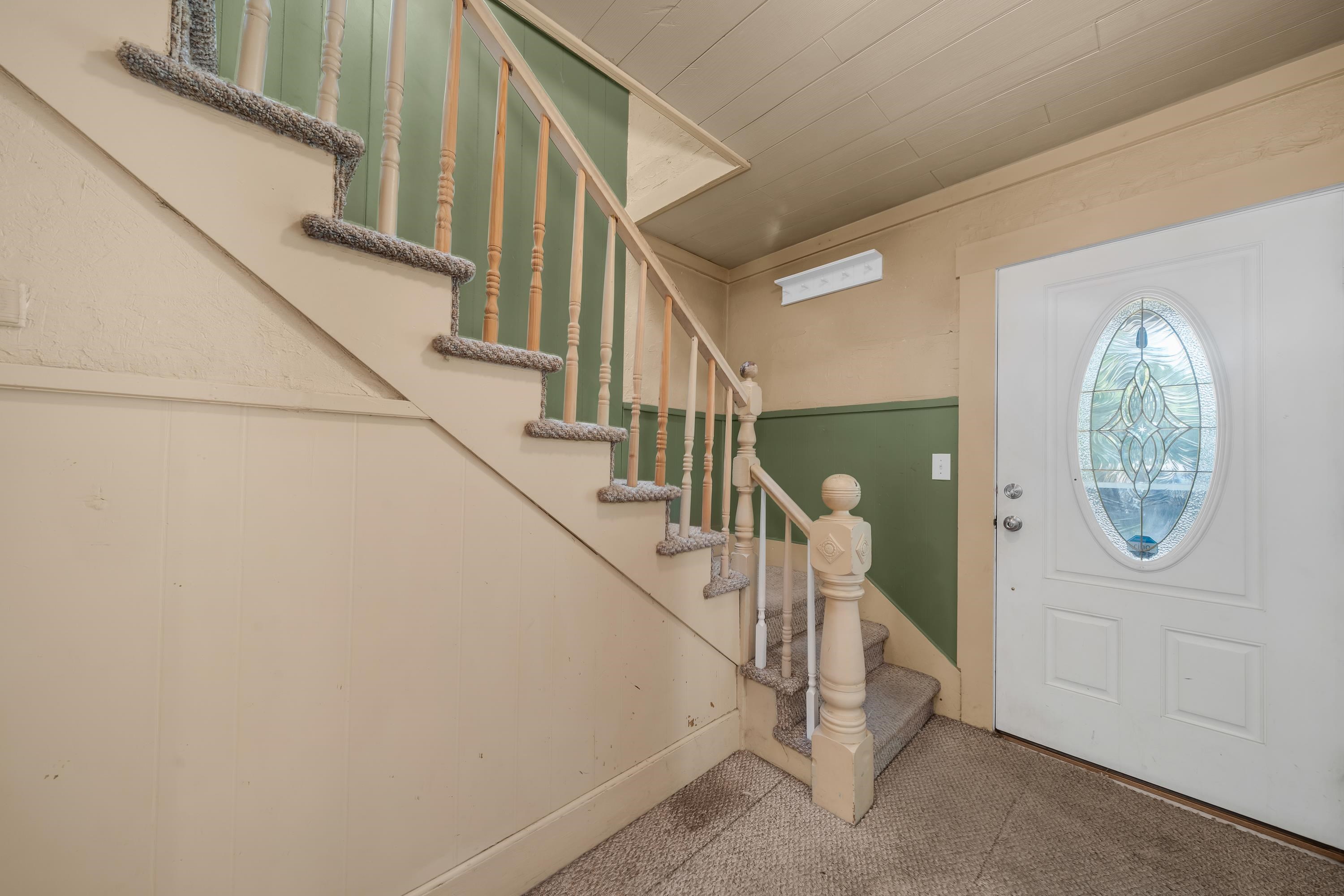 9 Grove Street Derry, NH 03038 - Photo 3 of 23