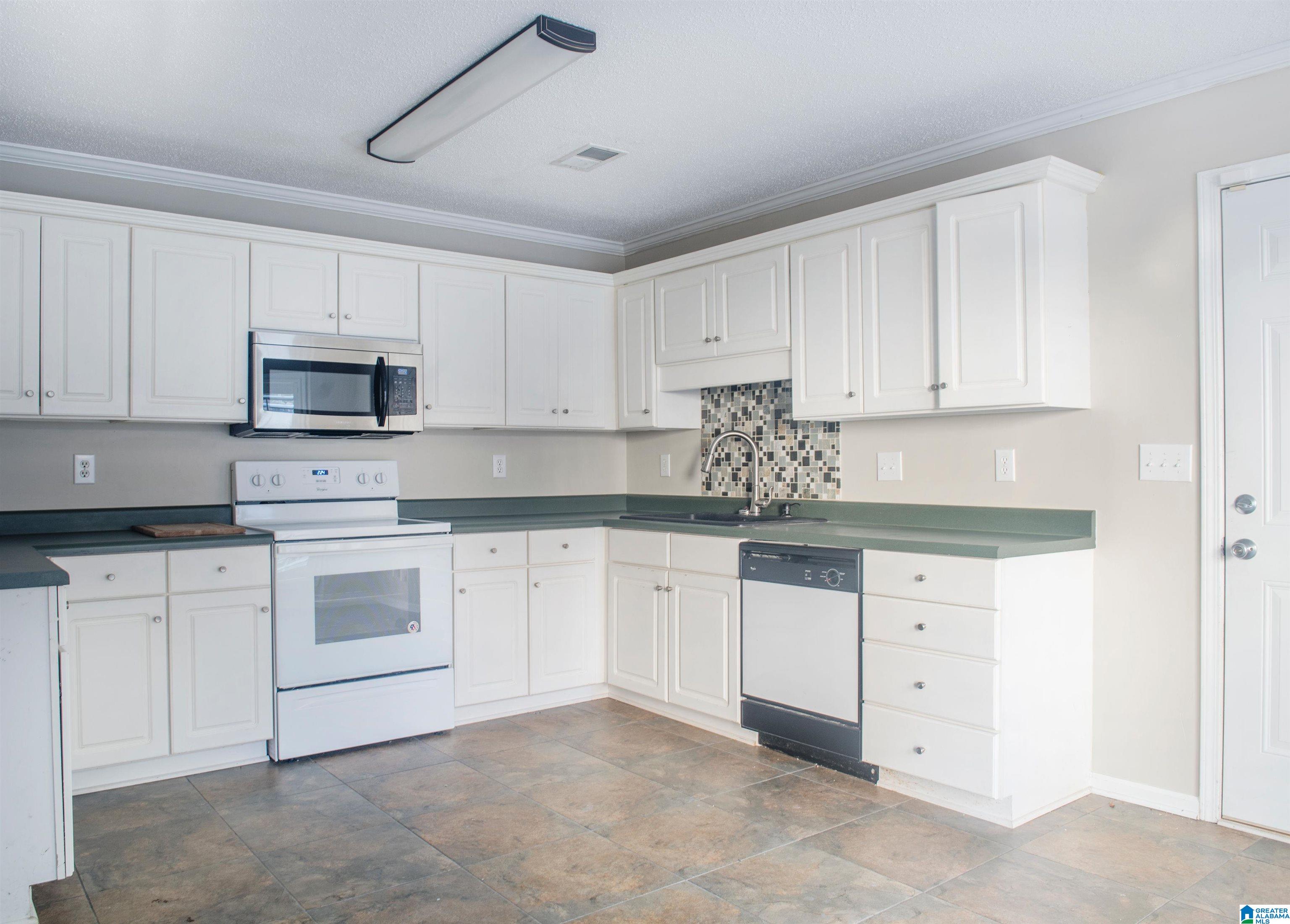 132 Brent Way Alabaster, AL 35007 - Photo 8 of 25