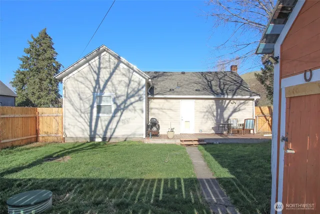 $140,000 | 502 Tucannon Street, Starbuck, WA 99359