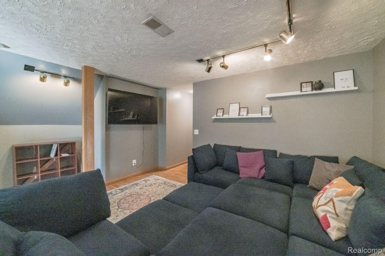 6070 Ford Road Commerce Township, MI 48382 - Photo 54 of 81 Gallery Image 54