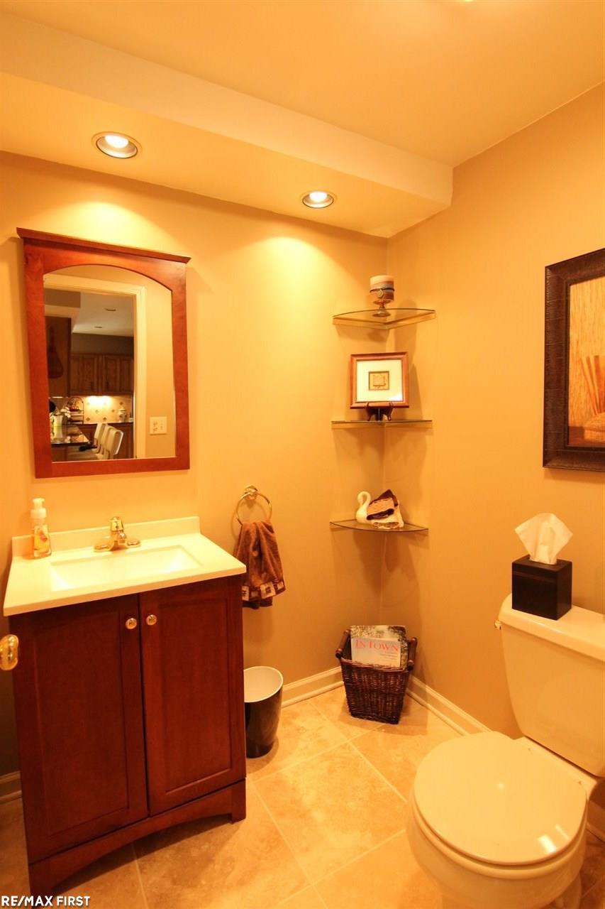 710 Lion Street Rochester Hills, MI 48307 - Photo 17 of 41