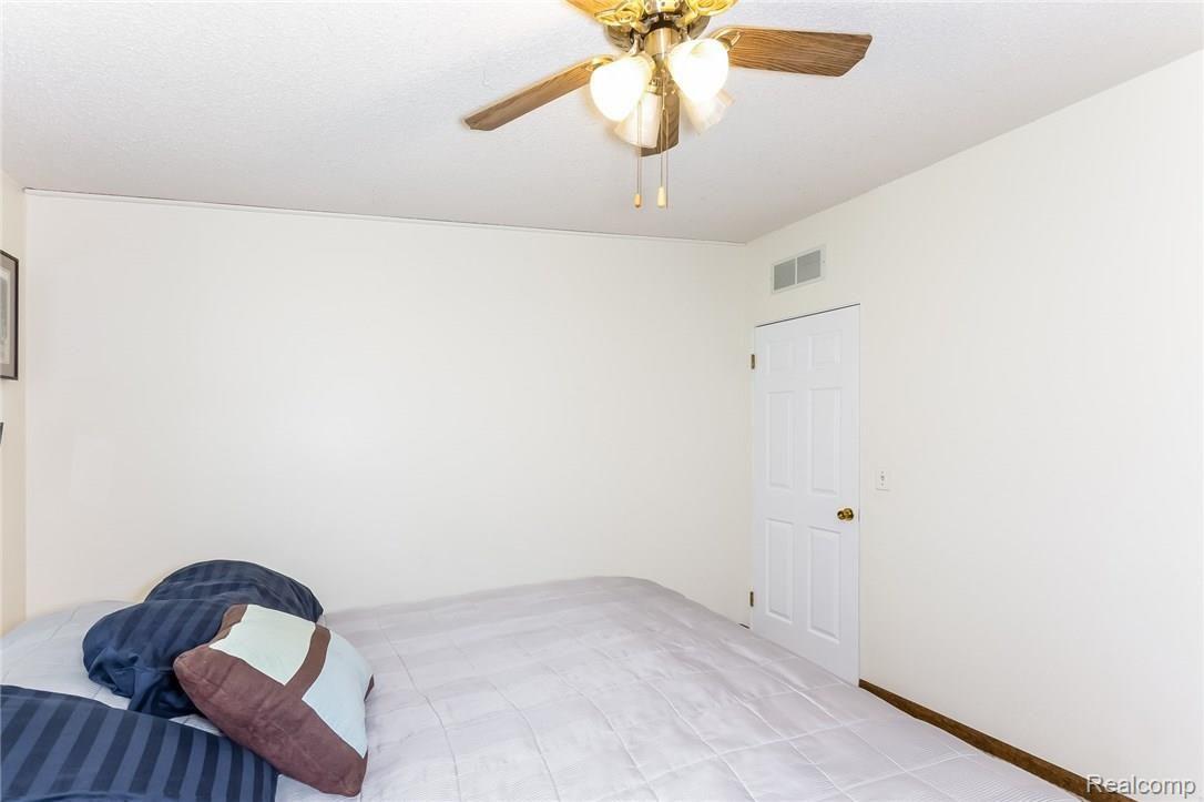 43043 Riggs Road Belleville, MI 48111 - Photo 11 of 32 013-Master_Bedroom-4978771-medium.jpg