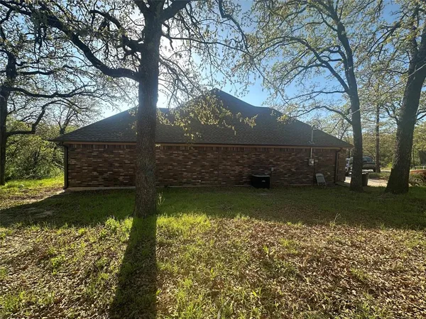 $430,000 | 1550 3 Skillet Road, Springtown, TX 76082