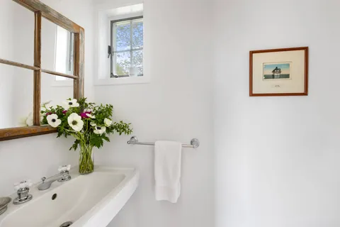 $6,400,000 | 26 Osborn Farm Lane, Wainscott, NY 11975