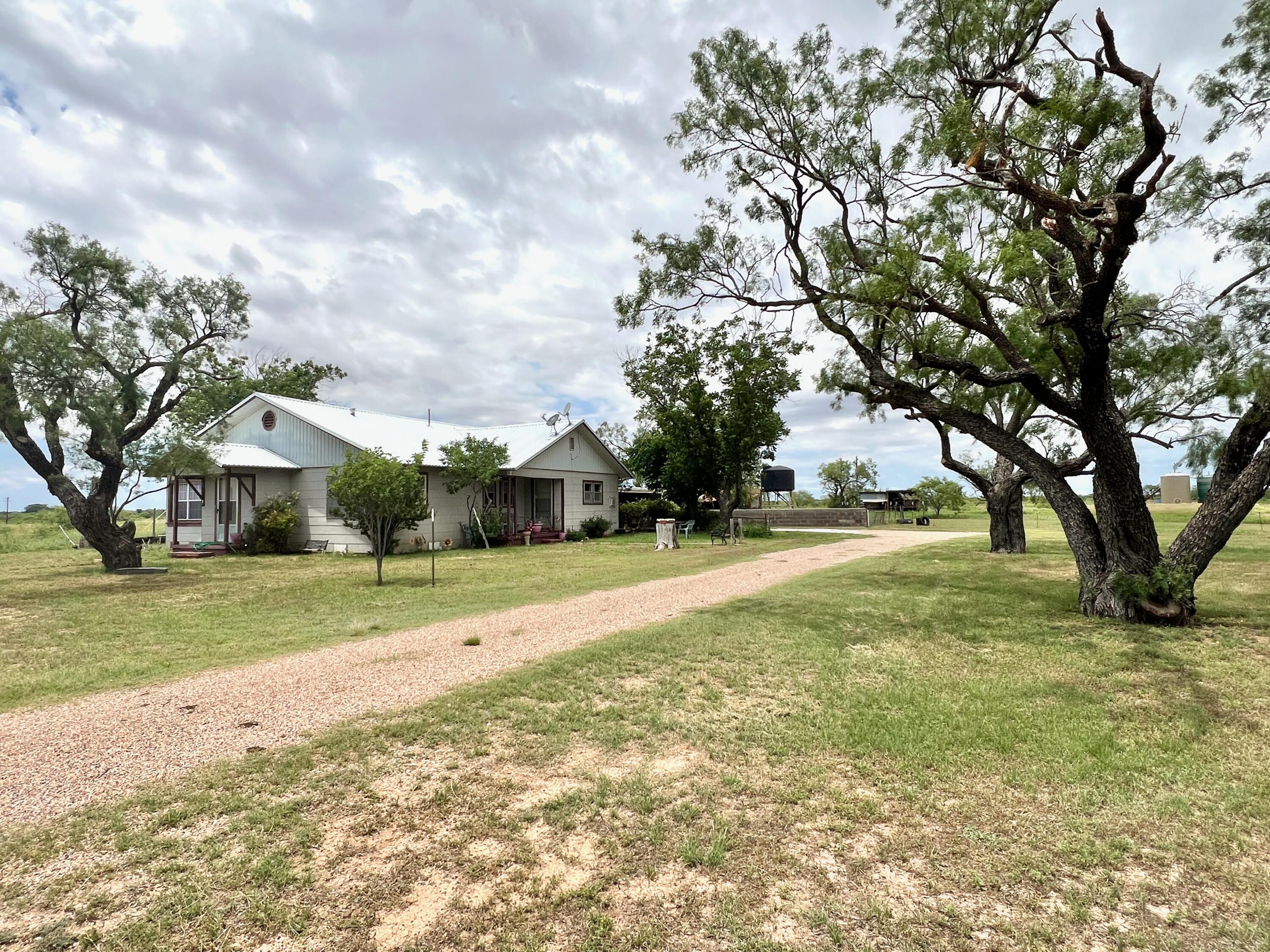 1818 County Road 267 Ballinger, TX 76821 - Photo 5 of 70 IMG_8653