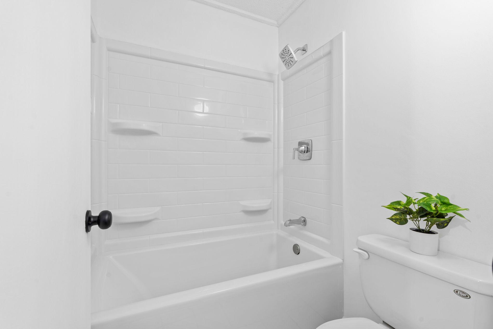 10501 Cedar Lake Road, Unit 512 Minnetonka, MN 55305 - Photo 18 of 41 Gallery Image 18