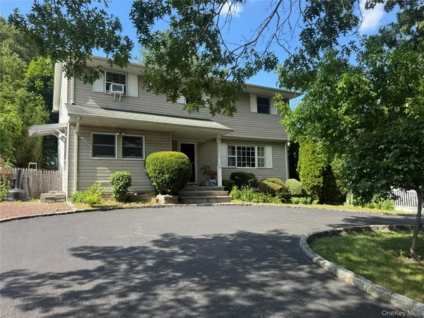 $869,000 | 59 Bushwick Street, Melville, NY 11747