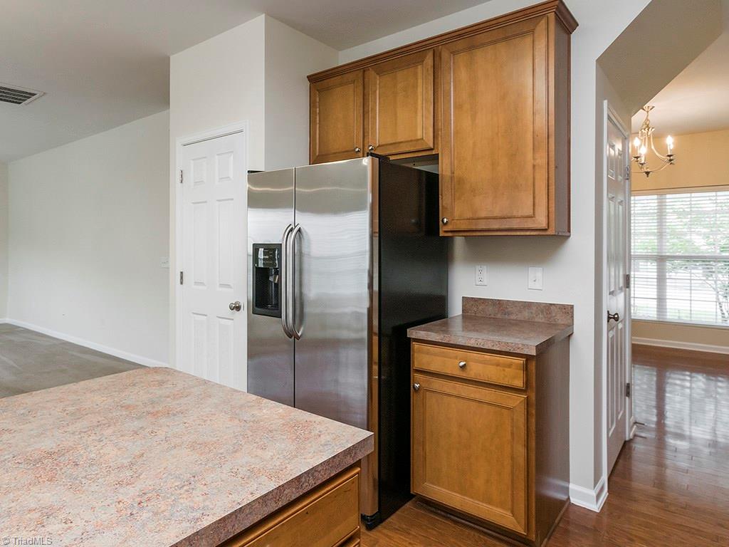 3709 Lexham Court High Point, NC 27265 - Photo 6 of 30 Kitchen.
