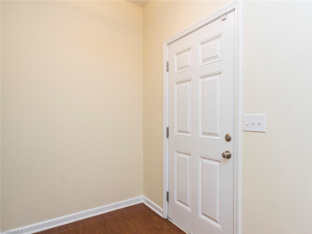 3709 Lexham Court High Point, NC 27265 - Photo 10 of 30 Entry