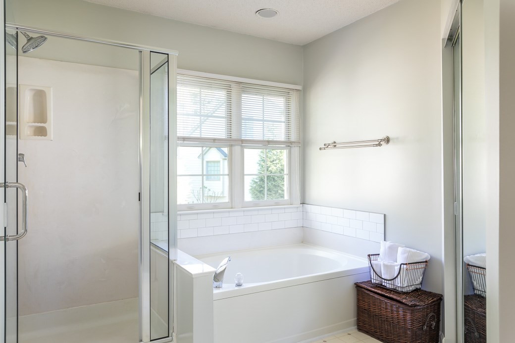 5608 Edgebury Road Raleigh, NC 27613 - Photo 10 of 11 Master Bath/Spa