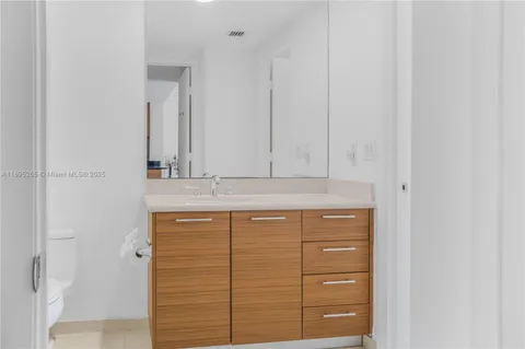 $430,000 | 50 Biscayne Boulevard, Unit 1505, Miami, FL 33132