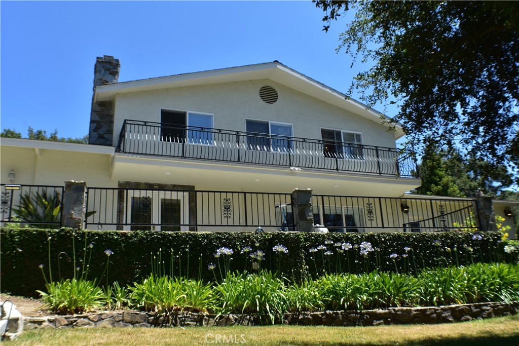 60 Upper Lake Road Thousand Oaks, CA 91361 - Photo 2 of 75