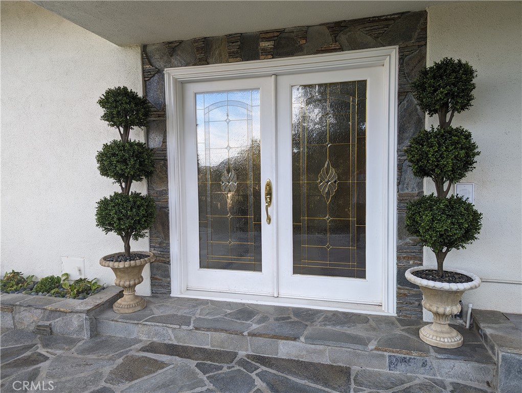 60 Upper Lake Road Thousand Oaks, CA 91361 - Photo 3 of 75