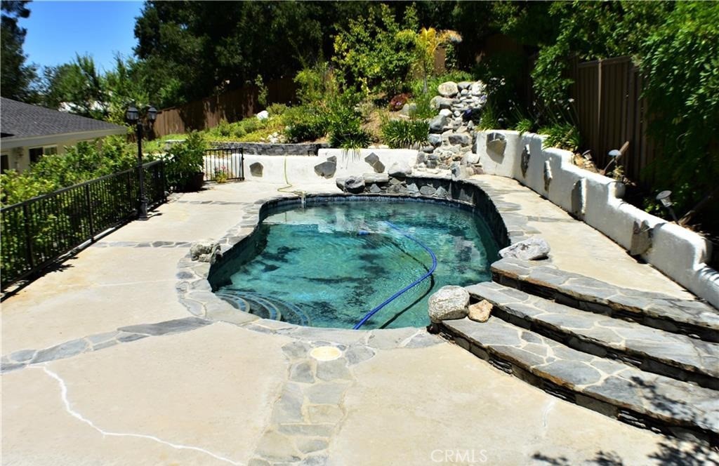 60 Upper Lake Road Thousand Oaks, CA 91361 - Photo 34 of 75