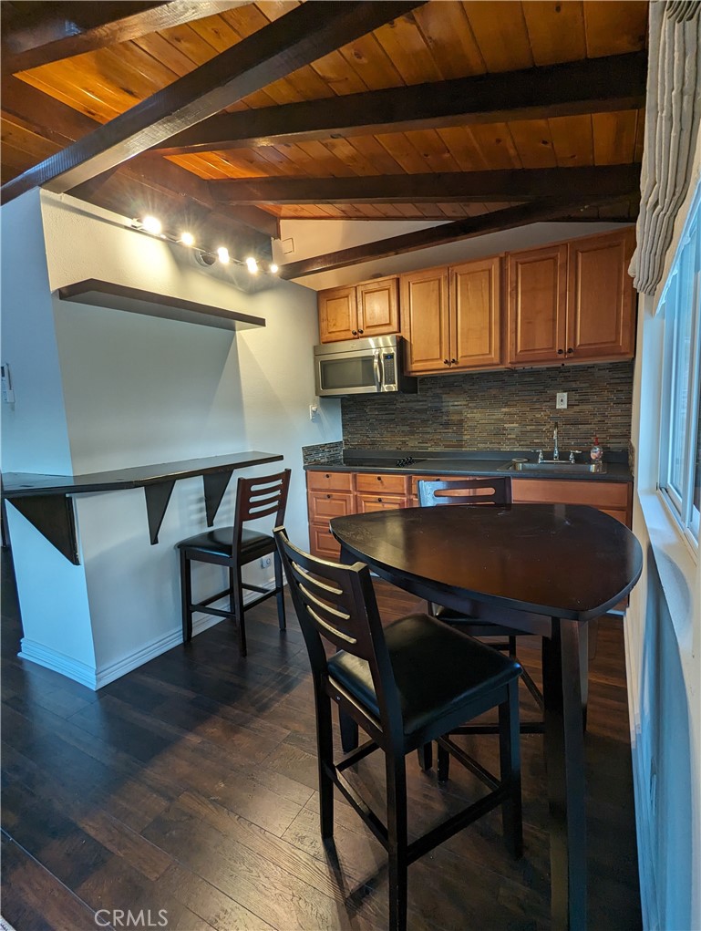 60 Upper Lake Road Thousand Oaks, CA 91361 - Photo 49 of 75 Guest House