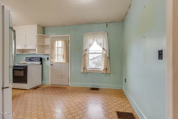 $165,000 | 286 Wilmeth Street, Weber City, VA 24290