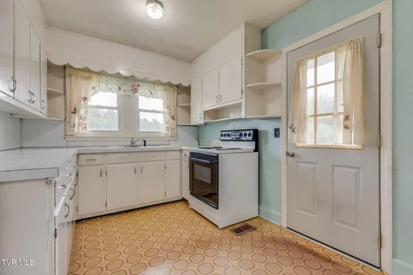 $165,000 | 286 Wilmeth Street, Weber City, VA 24290