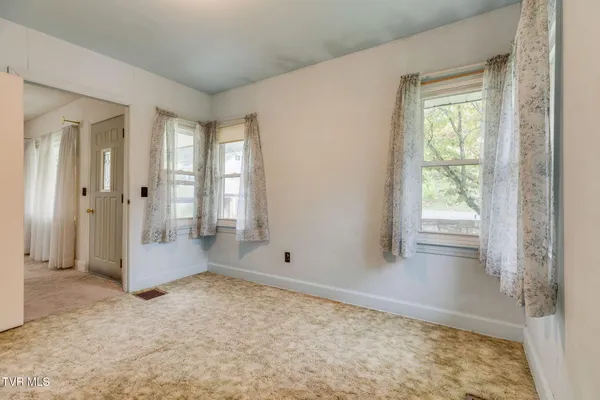 $165,000 | 286 Wilmeth Street, Weber City, VA 24290