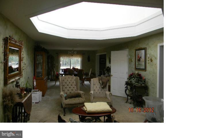 7530 Leedstown Road Colonial Beach, VA 22443 - Photo 3 of 6 Living Room