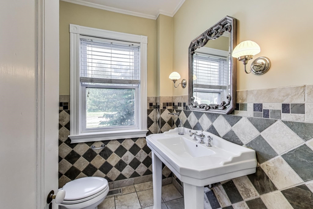 2 Elm Street, Unit 1 Wellesley, MA 02481 - Photo 15 of 33