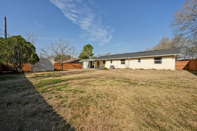 $385,000 | 808 Vogel Drive, Lockhart, TX 78644