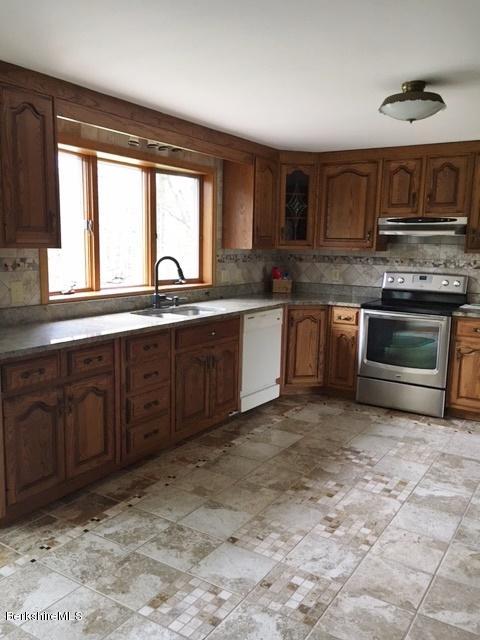 307 George Schnopp Road Hinsdale, MA 01235 - Photo 3 of 43 Kitchen 1