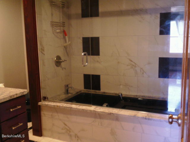 307 George Schnopp Road Hinsdale, MA 01235 - Photo 23 of 43 fullbath