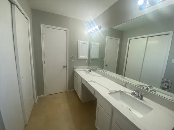 $2,000 | 14007 Oleoke Lane, Houston, TX 77015