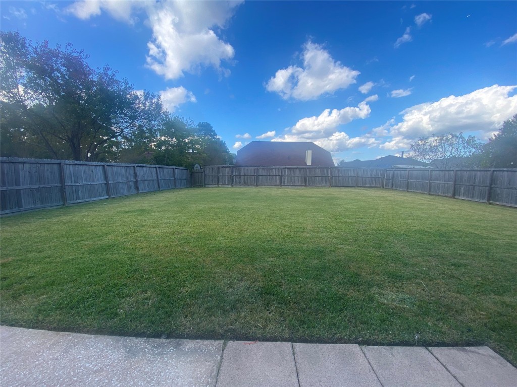 14007 Oleoke Lane Houston, TX 77015 - Photo 19 of 19 a view of yard with a yard