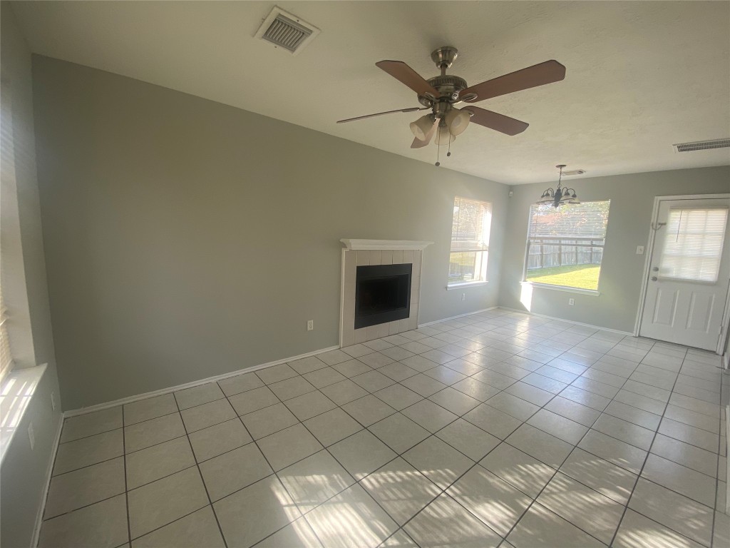 14007 Oleoke Lane Houston, TX 77015 - Photo 3 of 19 a view of an empty room and window