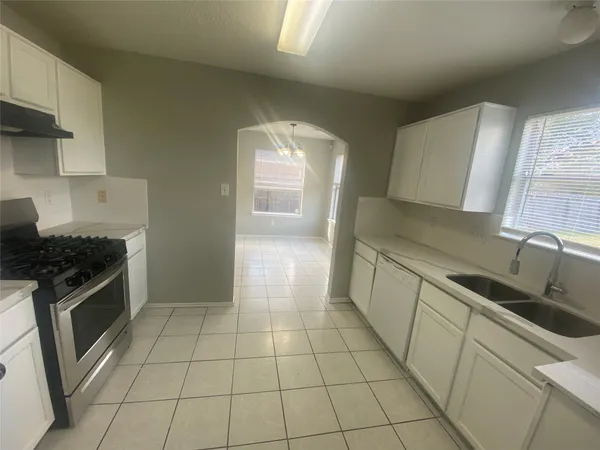 $2,000 | 14007 Oleoke Lane, Houston, TX 77015