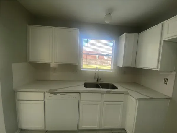 $2,000 | 14007 Oleoke Lane, Houston, TX 77015