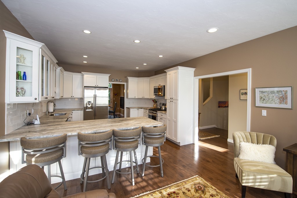 72 Putnam Street, Unit 72 Needham, MA 02494 - Photo 4 of 18