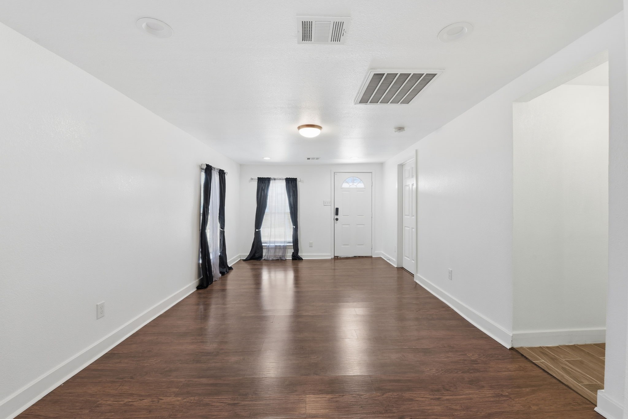 915 Nevell Street Cleveland, TX 77327 - Photo 7 of 30