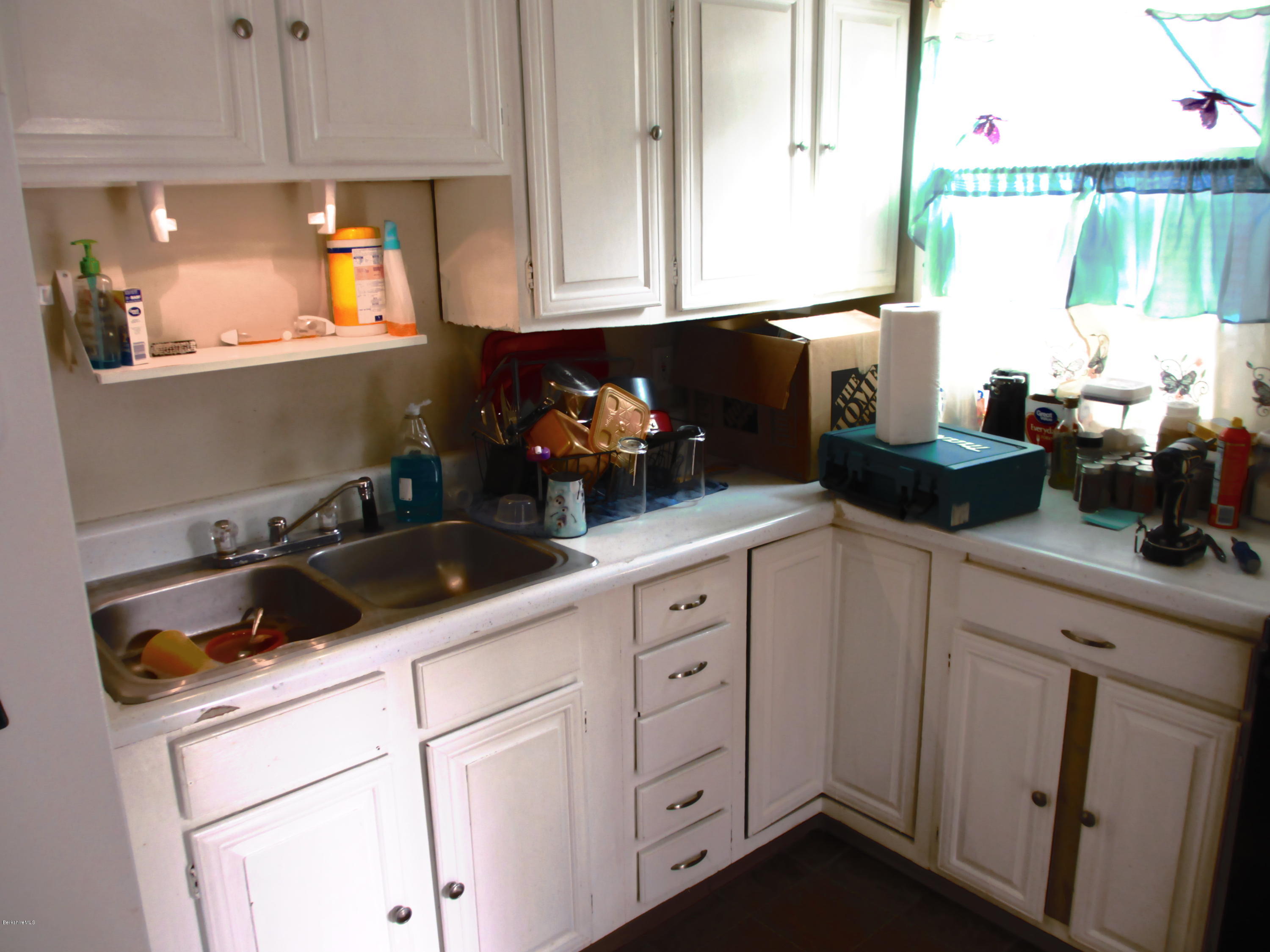 89-91 Bay State Road Pittsfield, MA 01201 - Photo 6 of 10 IMG_1407