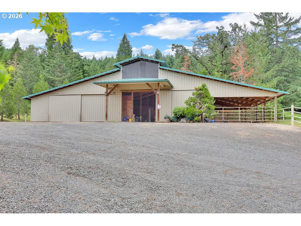 30898 Camas Swale Road Creswell, OR 97426 - Photo 37 of 48 Garage
