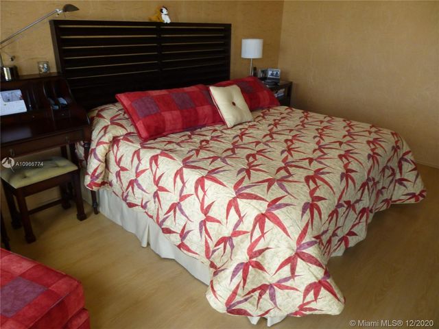 $400,000 | 3598 Yacht Club Drive, Unit 1501, Aventura, FL 33180