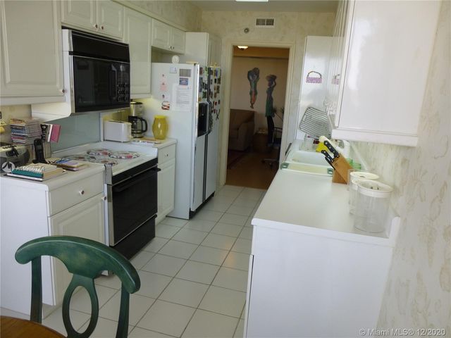 $400,000 | 3598 Yacht Club Drive, Unit 1501, Aventura, FL 33180