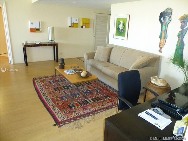 $400,000 | 3598 Yacht Club Drive, Unit 1501, Aventura, FL 33180