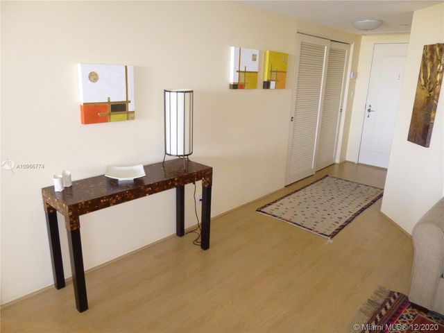 $400,000 | 3598 Yacht Club Drive, Unit 1501, Aventura, FL 33180