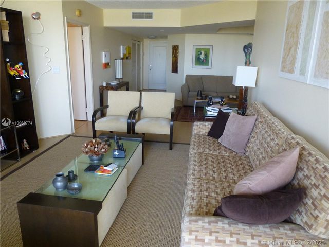 $400,000 | 3598 Yacht Club Drive, Unit 1501, Aventura, FL 33180