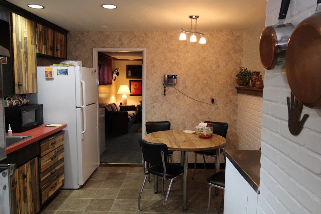 3 Gordon Road Beverly, MA 01915 - Photo 12 of 25 Gallery Image 12